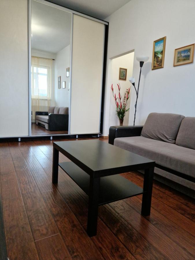 Charming Apartment With Private Terrace Bukarest Kültér fotó