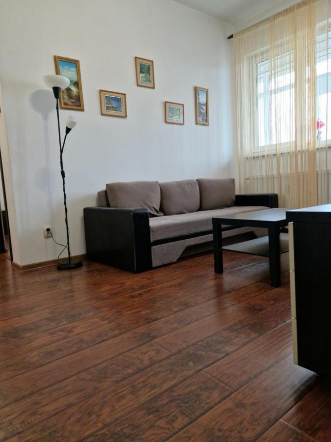 Charming Apartment With Private Terrace Bukarest Kültér fotó