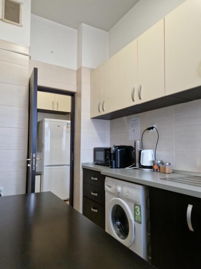 Charming Apartment With Private Terrace Bukarest Kültér fotó